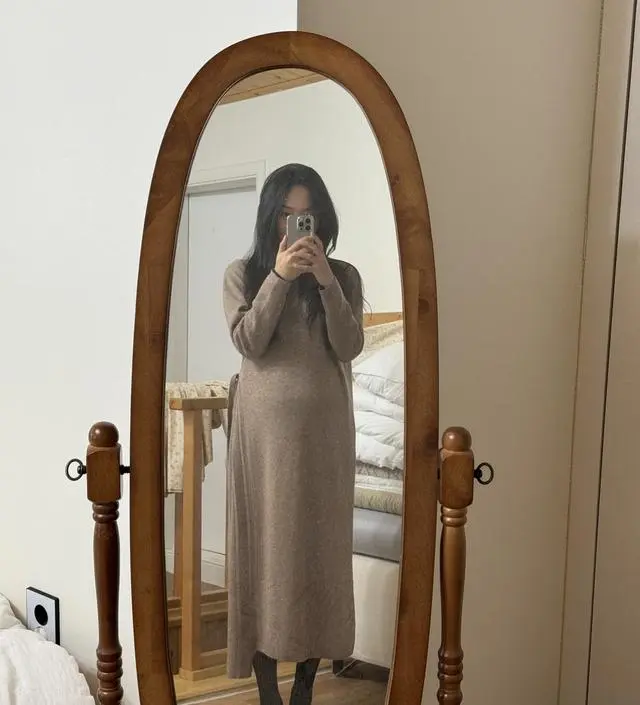 옷 너무 고급지고 예뻐요~~!! 옆 라인 포인트가 킥입니다!