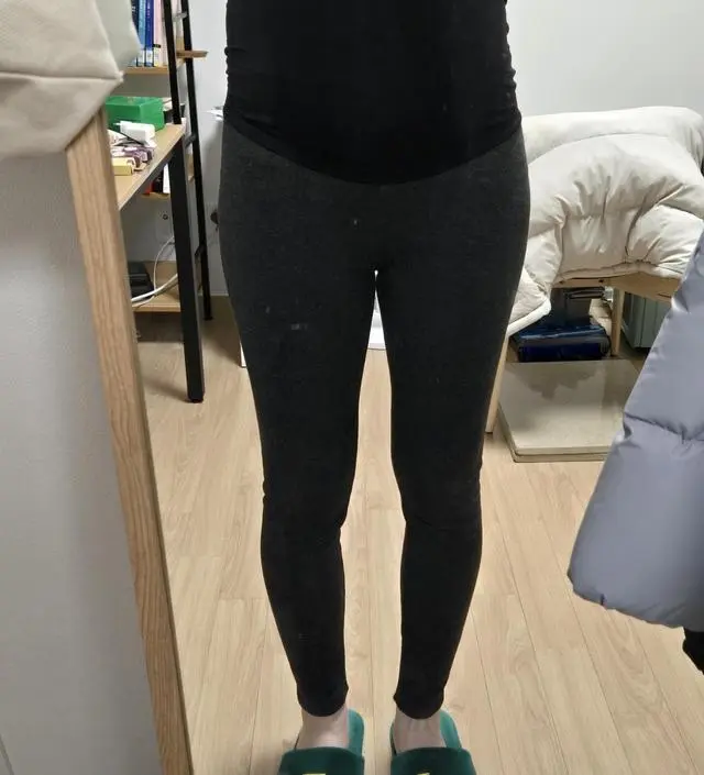 겨울용 임산부 레깅스를 찾다가 구매했어요. 밍크안감이라서 확실히 따뜻하고, 짱짱하지