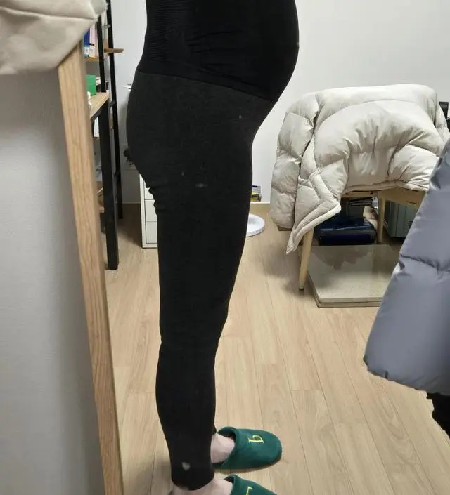 겨울용 임산부 레깅스를 찾다가 구매했어요. 밍크안감이라서 확실히 따뜻하고, 짱짱하지
