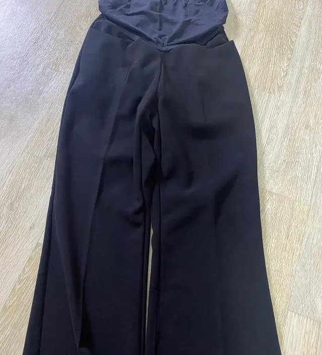 배가 점점 나와서 기존 입던 바지 입기 힘들어서 구매했어요 짱짱하고 임부복 티 안 나