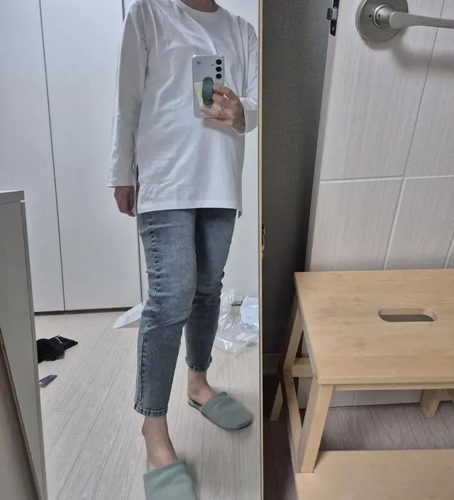 너무 부드럽고 편해요.예뻐서 출산 후에도 입을 수 있을듯!!