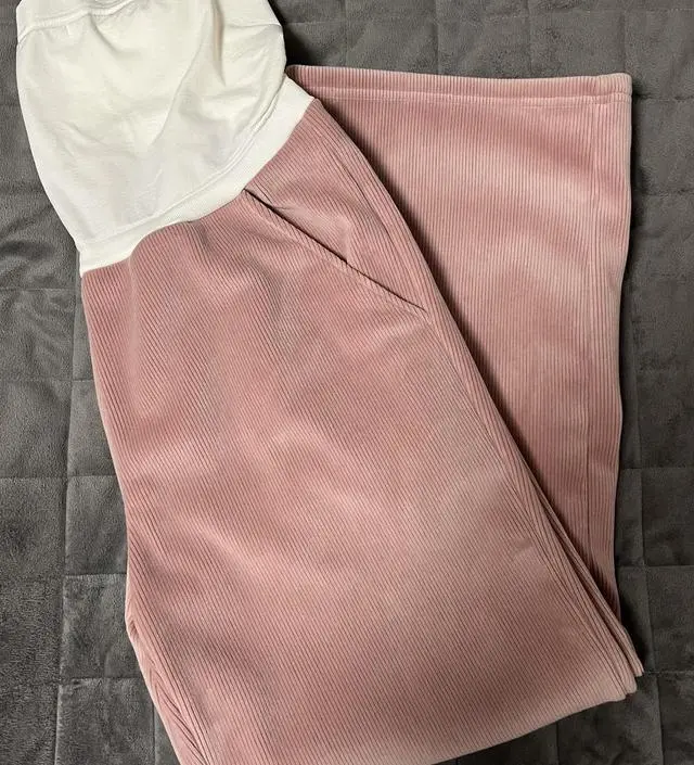 안감이 부드럽고 도톰 해서 지금 딱 입기에는 좋을 것 같아요 
