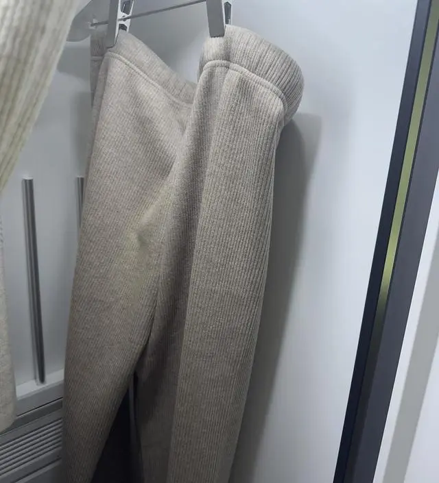 임부바지 처음 주문해봤는데 너무 편하고 따뜻하고 
