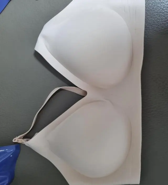 기존에 구매하고 착용감이 괜찮아서 이번에 재구매했습니다. 연장후크도 있어서 좋아요