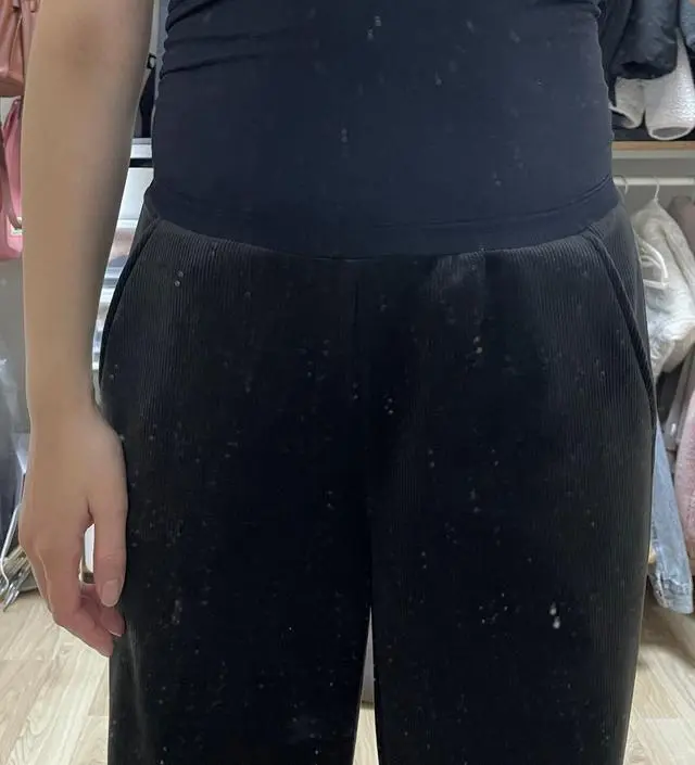 현재 21주 키164cm 몸무게 60kg입니다. 평소 프리사이즈 바지는 기장이 애매해서 롱버전