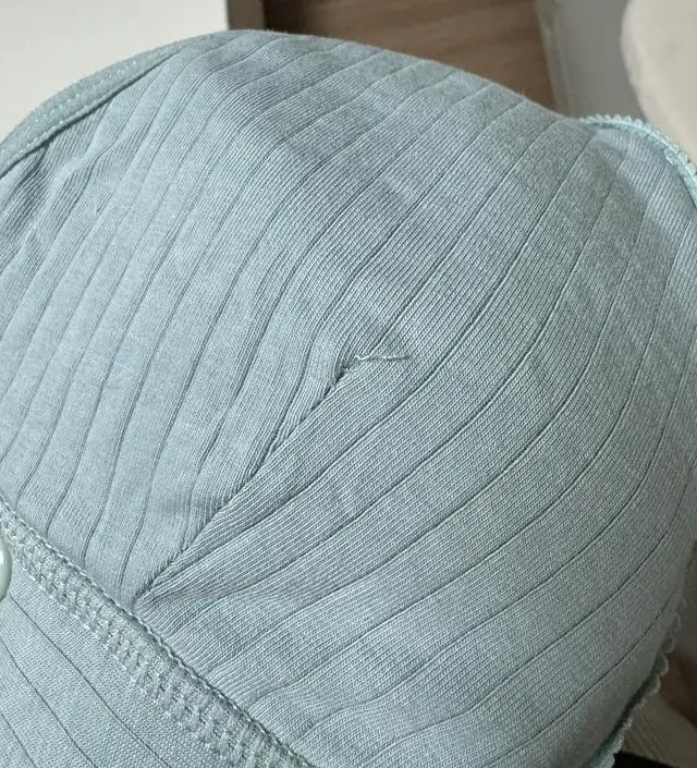 두번 세탁했는데 벌써 올이 풀려서 조금 아쉽지만 가격을 생각하면 괜찮은 것 같아요. 