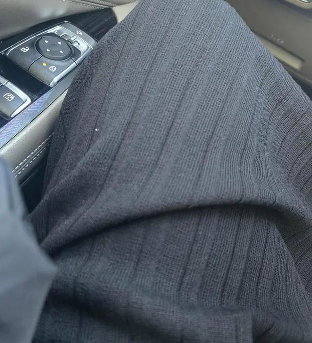 오 보풀안생기는 니트에요ㅡ 탄탄하고 좋은데 약간 할머니같기도하고^^;; 출근이나 결혼