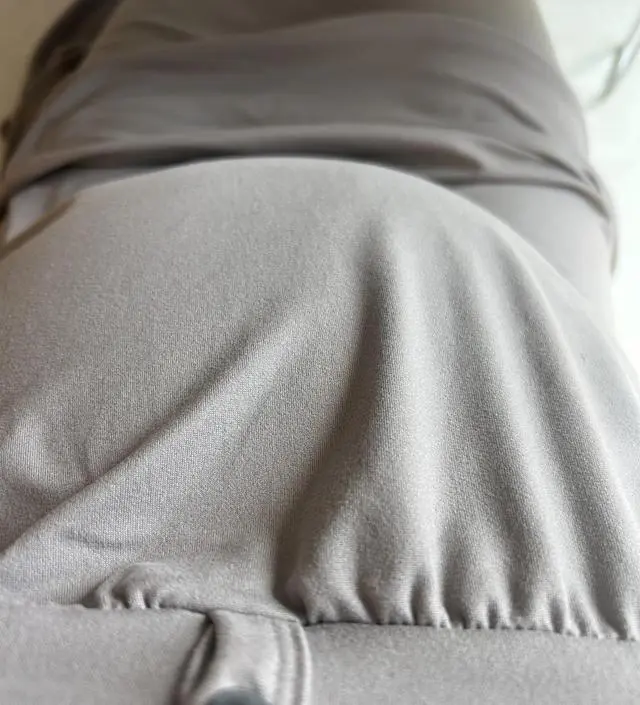 재질이 엄청 부드럽고 따뜻해요. 겨울에 입기 딱 좋아요ㅋㅋ키는 162라서 짧은 버전을할