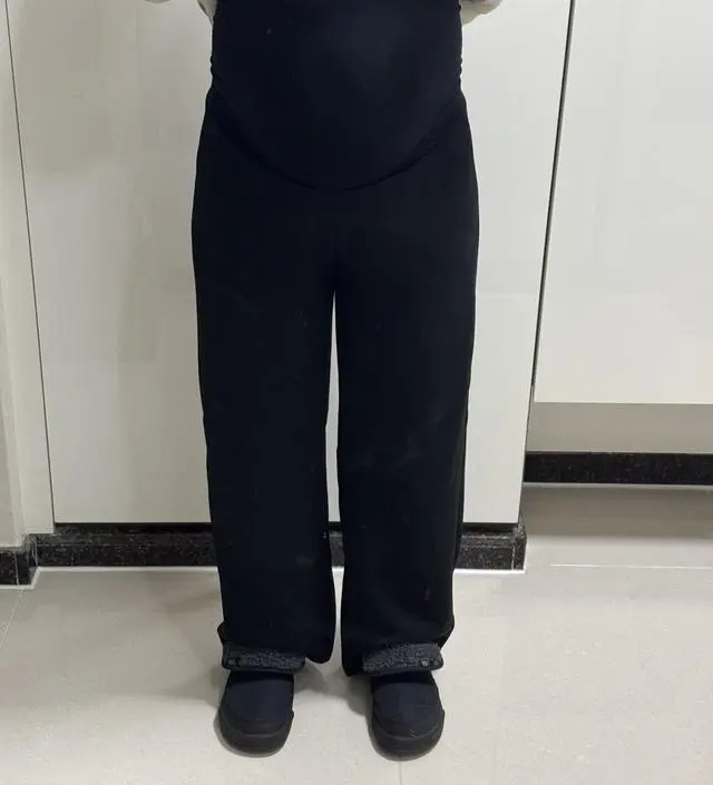 23주차가 되니 배가 점점 불러와 임부복을 구매했어요
