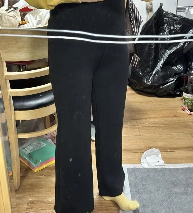 아직 14주임산부라 걸을때마다흘러내리지만 너무편하네요
