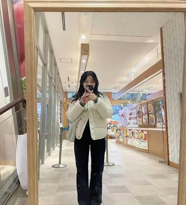 5개월차 임산부인데 너무 잘입고 있어요!!!!!! 진작살걸!!! 거의 매일 입네요 ㅎㅎ