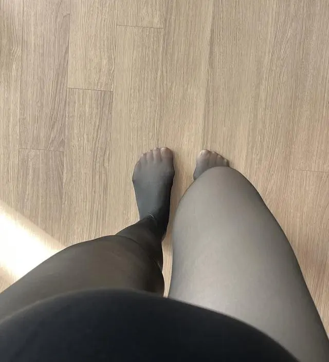 요즘 핫한 착시스타킹이 임부용으로 나왔길래 구매했어요! 후기가 하나도 없어서 걱정했