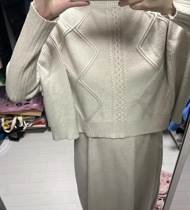 가볍고 부드러워요 원피스랑 조끼 따로입어도 예뻐요
