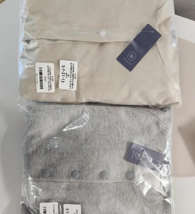 집에서 막입으려고 구매했는데 생각보다 괜찮아서 밖에 잠깐나갈때 입고나가요.