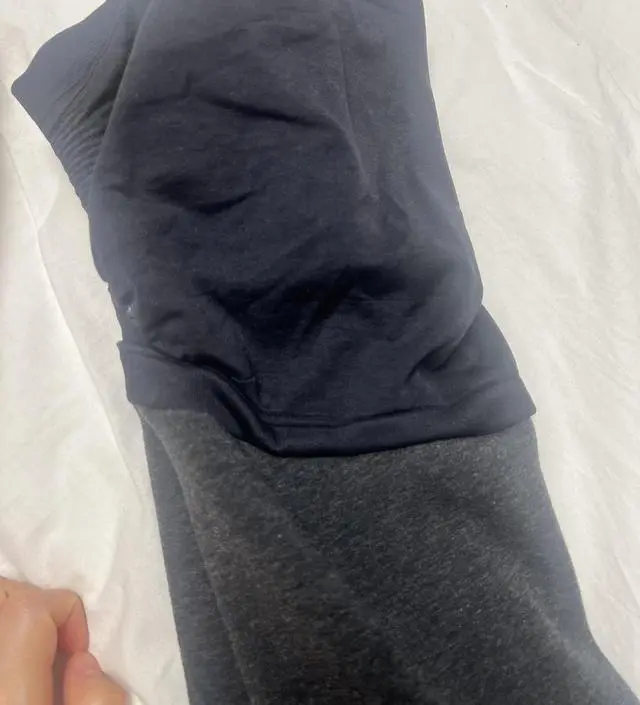 오자마자 입어봤는데 엄청 따뜻하고 잘맞고 잘늘어나요~ 
