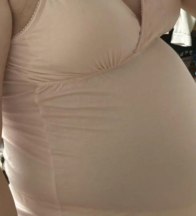 수유브라탑 캡내장 되어있어서 브라 대신 입으려고 샀네요
