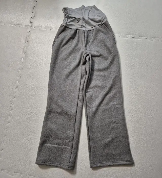 두께는 두껍고 길이가 길어요 키 160인데 바지 수선해서입을려구요