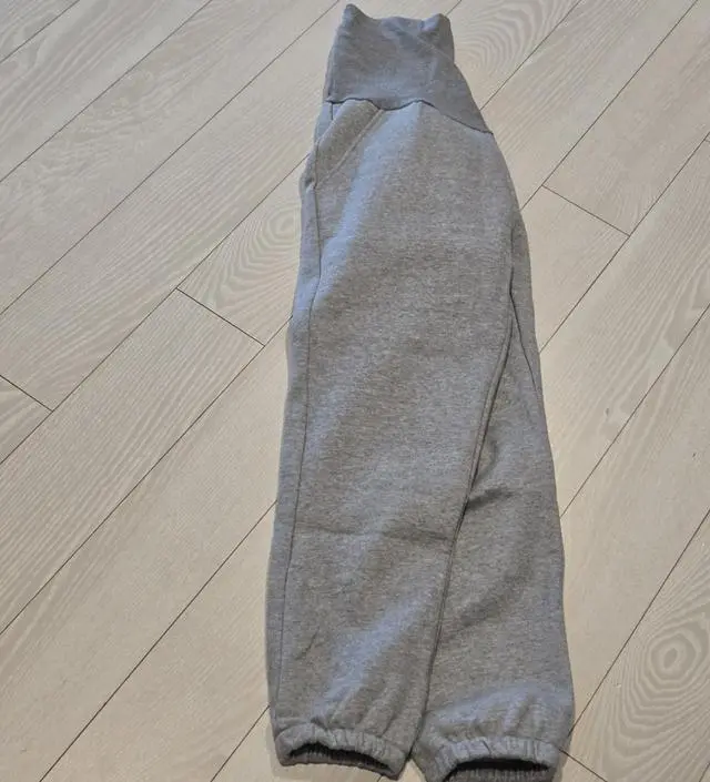 길이 딱 적당하고 좋아요!! 핏도 너무뻐요 사이즈 딱 맞아서 좋아요ㅠㅜ 