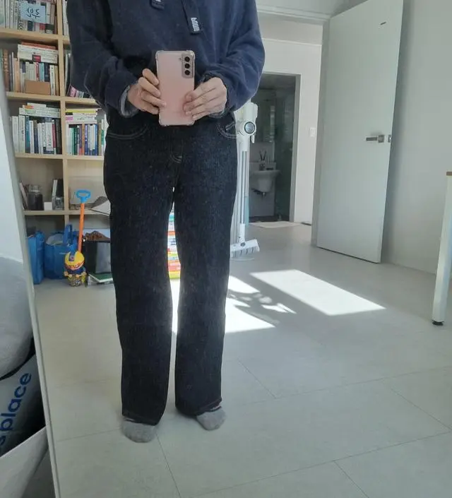 회사 다닐때 입으려고 샀어요
