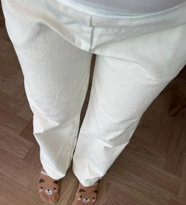 가벼워서 옷장 차지도 많이 안하고 좋아요 만삭까지 입으려고 좀 크게 샀어요~ 편하고 