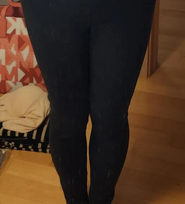 지난번에 m 사이즈 주문했는데 종아리 부분이 약간 타이트해서 이번엔 L 사이즈 샀어요