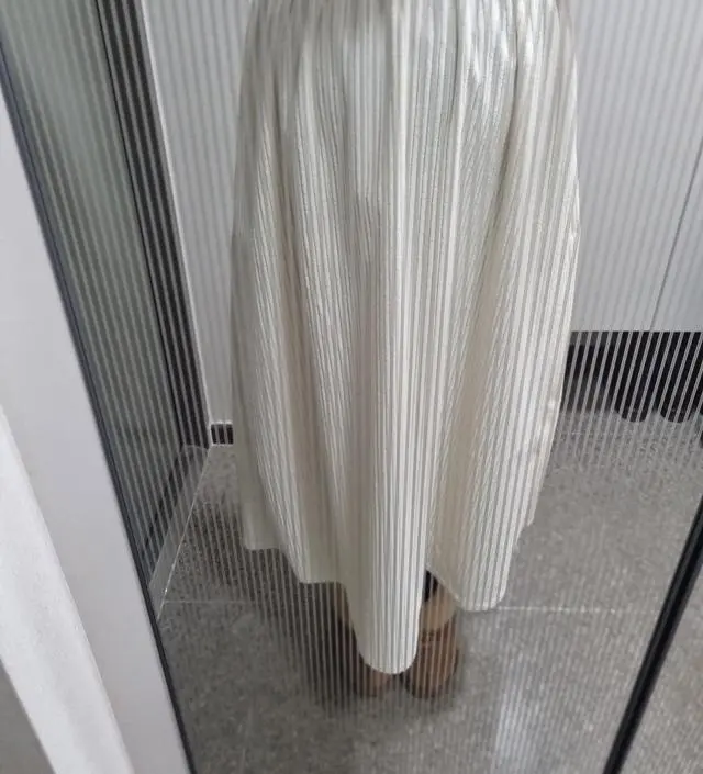 검은색 사고 마음에 들어서 크림색도 구매했습니다~ 
