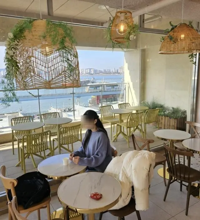 민트랑 소라 중 고민하다가 소라샀는데, 넘 예뽀용.
