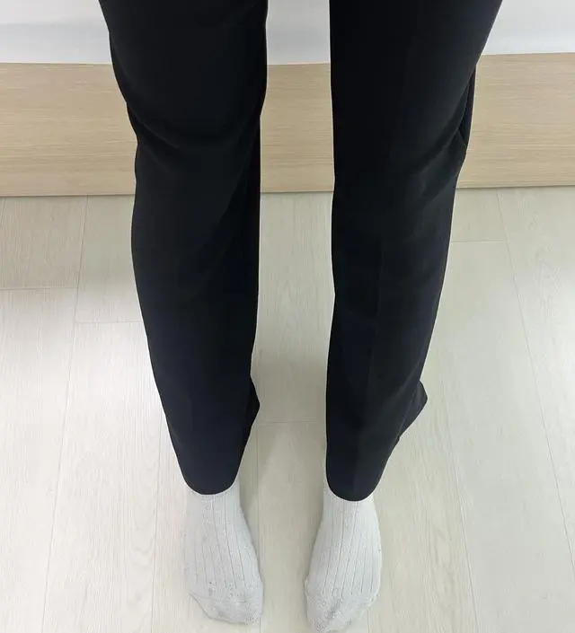 기장을 줄여야할까봐 걱정했는데 키작맘 버전 키 160cm인데 길이가 딱이에요!!! 중기지