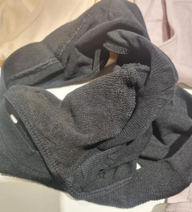 블랙 진짜 이뻐요ㅎ잘입어진 레깅스 재질도 좋네요