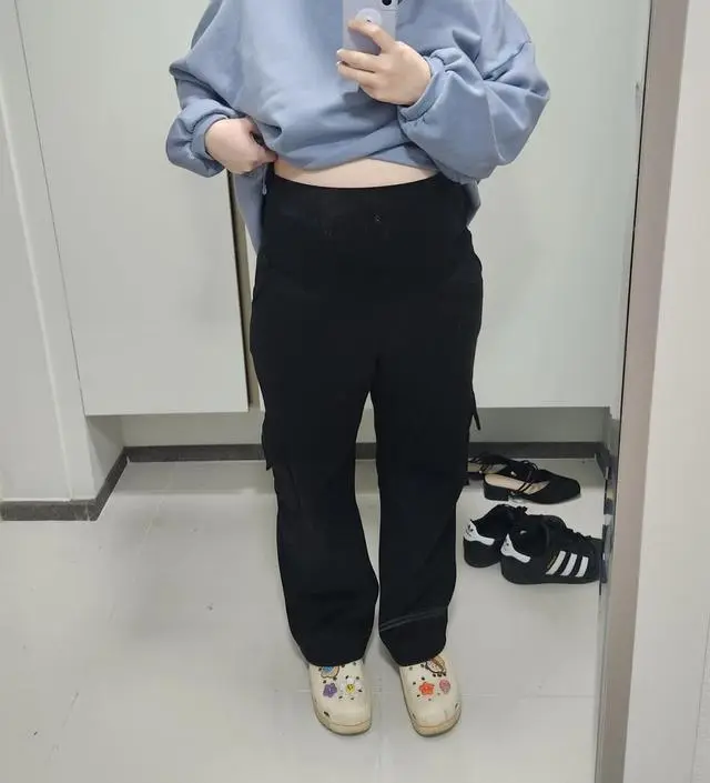 임신 중후반 들어서며 배가 많이 나왔는데 쪼임 없이 배를 잘 덮어줘서 좋아요~ 모델처