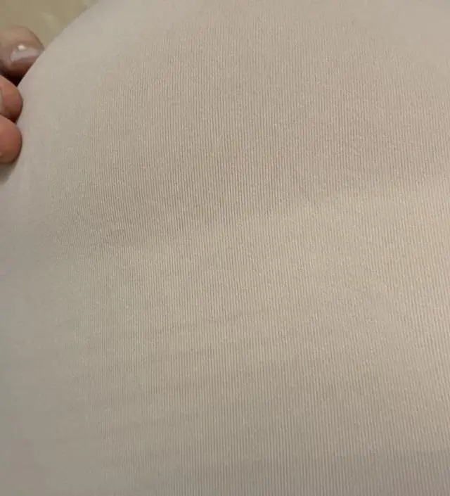 소재가 아주 부드럽고 편해서 하루종일 입어도 무리없겠어요