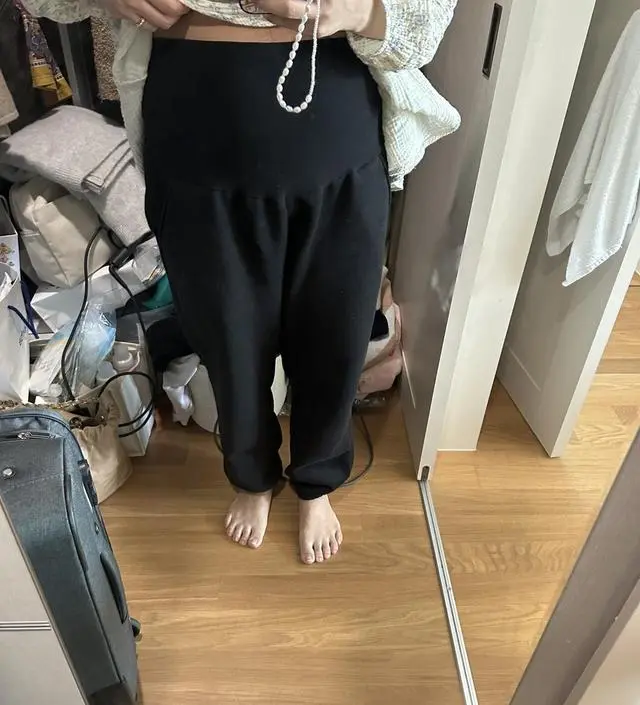 부드럽고 먼지가 잘붙긴하나 넘 따뜻하고 편해요
