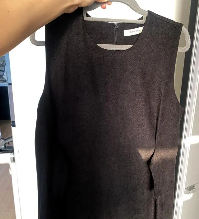 옆에 단추로 조절할 수 있는게 너무 좋아서 샀어요! 폴라티랑 레이어드해서 입으면 예쁠