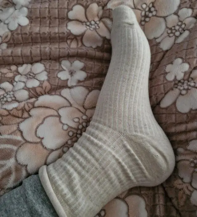 편해서 재구매했어요ㅎ 겨울이라 이거에 레깅스 가을까진 요 양말만 신어도 편하고좋더