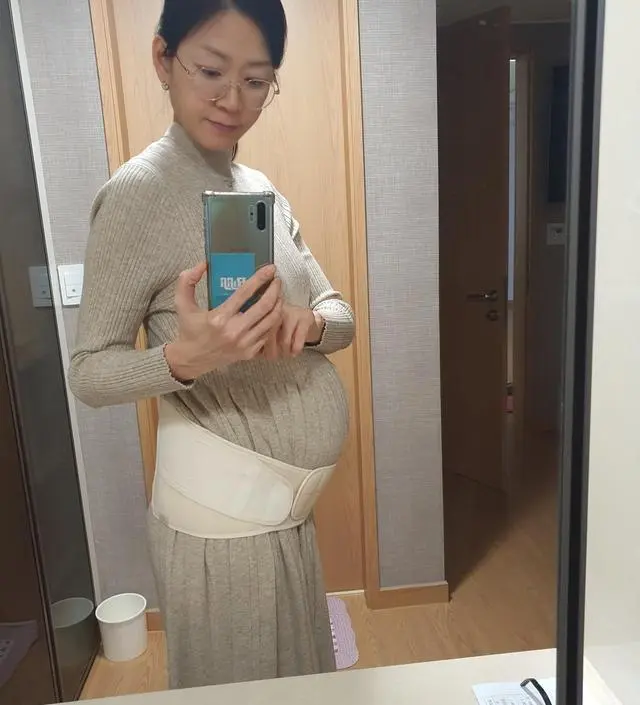 46세 세번째 자연 임신으로 28주차 된 워킹노산모입니다. 태동이 늘면서 오후가되면 왜