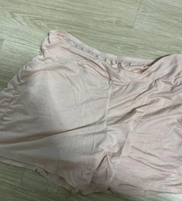 입어보고 너무 편해서 두번째 주문했습니다. 저는 잘때입는용도로 샀는데 출산하고도 애