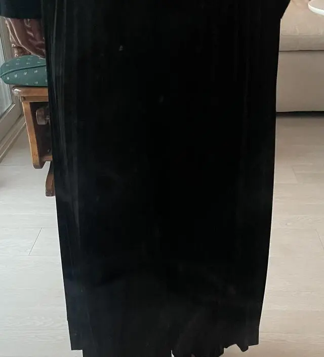 164센치 정도인데 기장이 생각보다 길게 느껴지네요. 배는 편해요. 위에 입을 옷이 길어