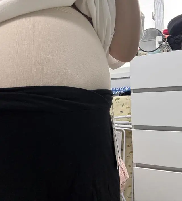 기존에 입고있던 면팬티 위에 입었는데도 편안하네요!! 
