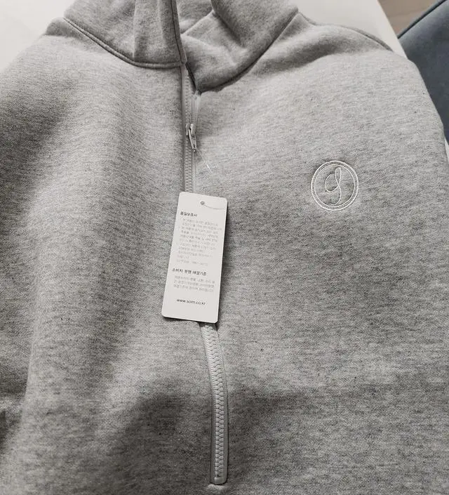 겨울이라 기모 후드 원피스 찾고있었는데 수유복으로 좋아요.