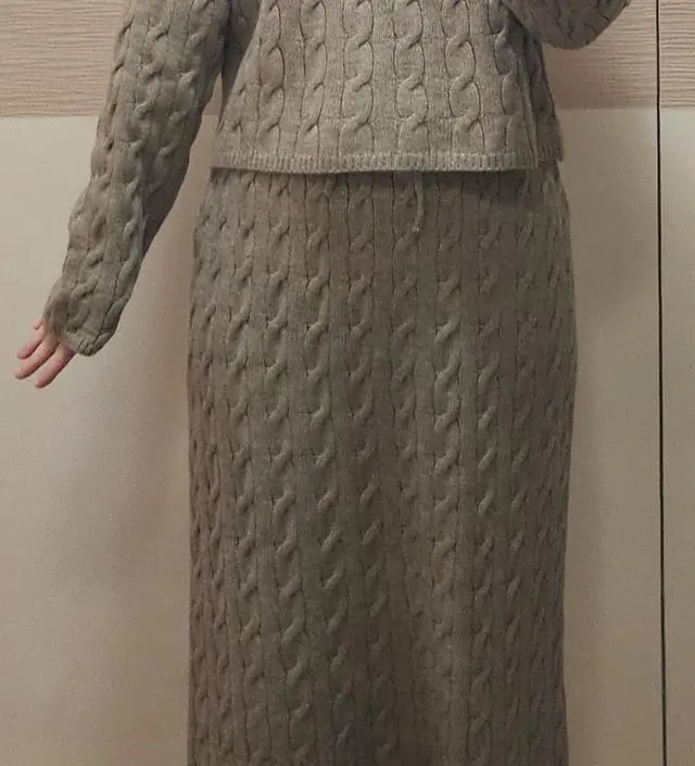 팔길이가 조금 기네요. 어깨도 조금 크고.
