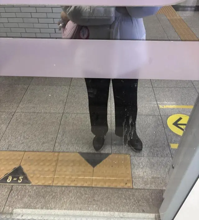 아직 7주인데도 뱃살이.. 나와서 개시해봤는데 정말 안입은것처럼 편하네요! 핏도 와이