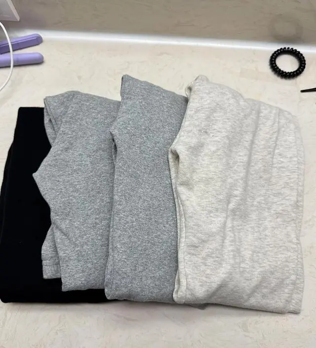 둘째 임신하고 곧 결혼식이 있어서 발가락까지 오는 스타킹은 처음 사봤는데 부드럽고 