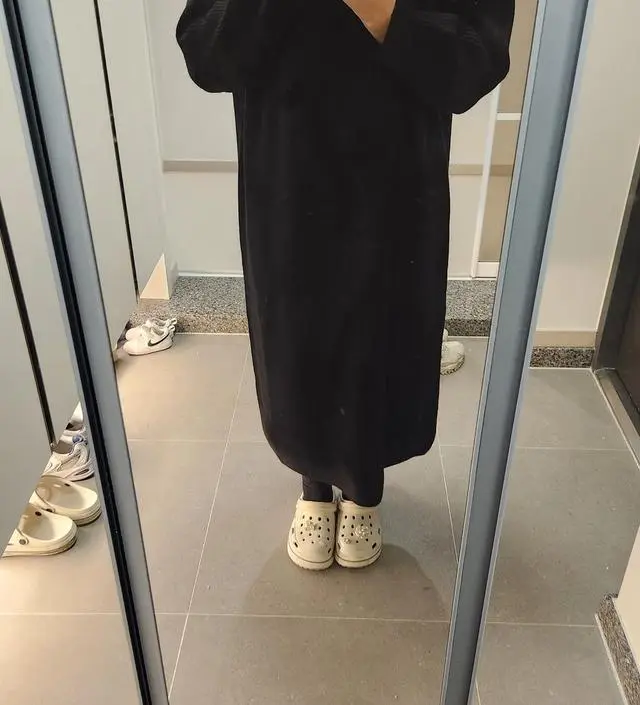 현재 21주 임산부에요. 편하고 따뜻한 원피스 알아보던 중에 주문해봤는데 길이도 좋고