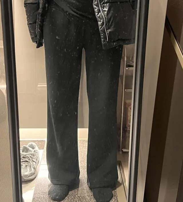 23주 57키로 인데 딱 붙는게 싫어서 여유있게 시켯는데
