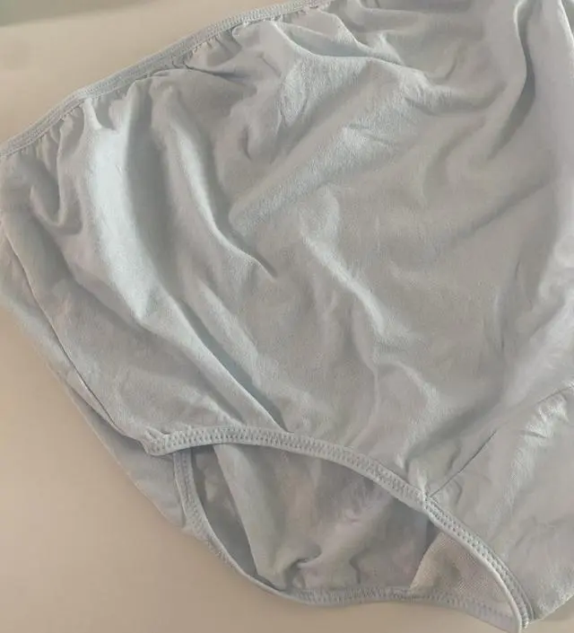 제왕으로 출산 앞두고 있어서 구매했습니다. 친한언니가 수술하고 나서 맘스**팬티 입으