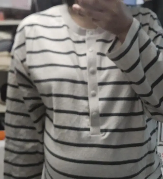 똑딱이 단추라 편해요 !!  잘 입을것같아요 