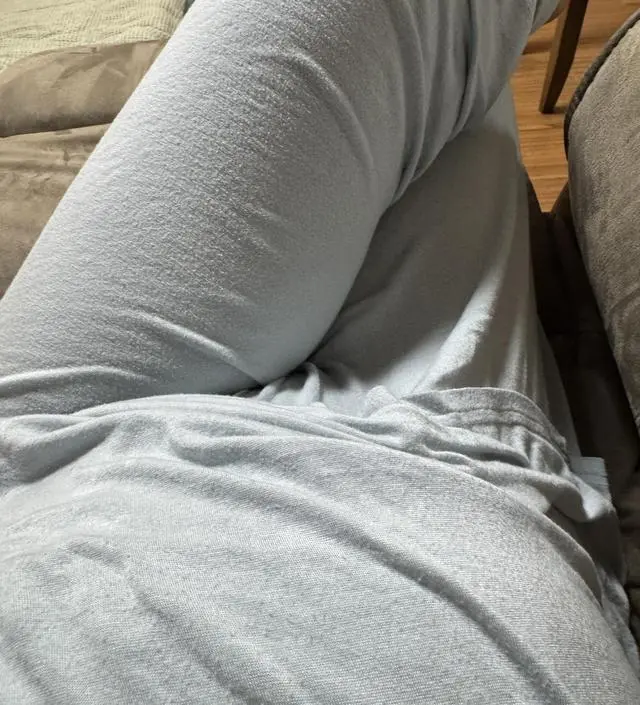 진짜 너무 편해요!!! 집에서 입기 넘조코ㅠㅠㅠ 편해서 다른색상으로 추가구매하거싶어