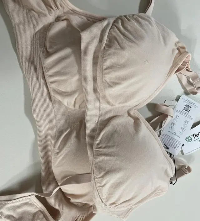 출산 후에 입으려고 샀어요. 편할거같아요!