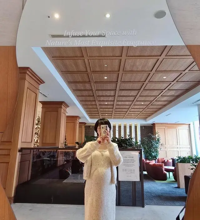 지금은 임부복으로 타이트하게 입고 출산후에는 넉넉하게 일반복으로 입어도 되겠어요~