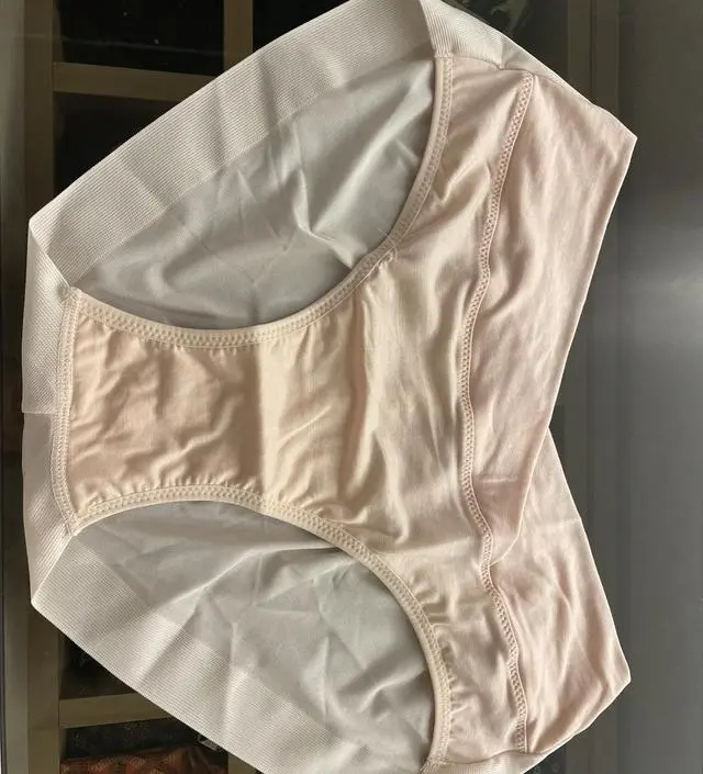 배쪽 부분이 확실히 편하네요! 배가 좀 나오니까 일반속옷이 불편해져서 주문했는데 잘